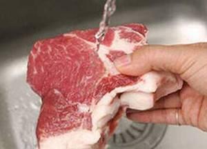 生肉用什么洗最干净 注意 生肉千万不要直接洗