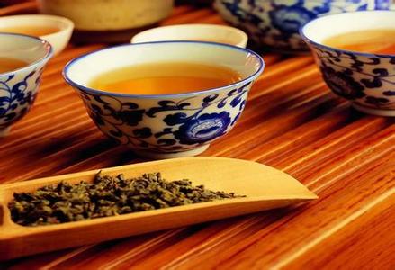 去油喝什么茶 喝剩的茶怎样去油护肤杀菌