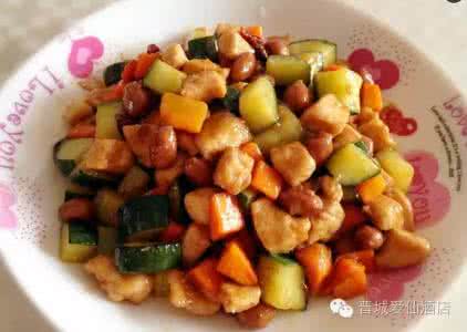 宫保鸡丁和宫爆鸡丁 超级下饭菜宫保鸡丁不是宫爆鸡丁 家常做法的秘诀在于每一个步骤