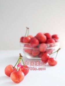 大樱桃的好处 吃樱桃有什么好处 樱桃可治妇科疾病
