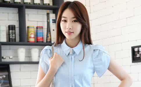 气质职场女性发型扎法 职场女性春末夏初怎么穿出气质