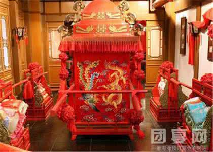 中式婚礼的特点 中式婚礼特点 中式婚礼特点介绍