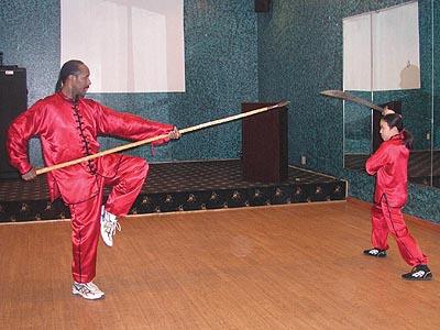 美国人自卫还击 美国人创立的一种现代自卫术，融合多种武术主攻对手要害！