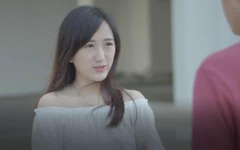 大美女向人表白遭拒绝 大美女向人表白遭拒绝 即便表白被拒，你仍是值得被爱的