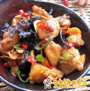 家常小炒鸡 大厨教您制作美味的家常小炒鸡