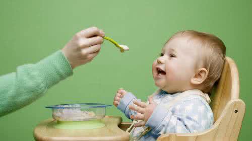 宝宝贫血吃什么辅食 2岁以下宝宝容易贫血 辅食添加有技巧