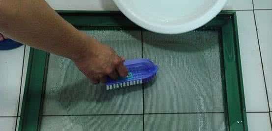 隐形纱窗清洗视频 清洗隐形纱窗