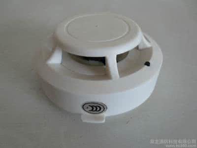 烟感报警器有摄像头吗 烟感报警器 烟感报警器有监控器吗？