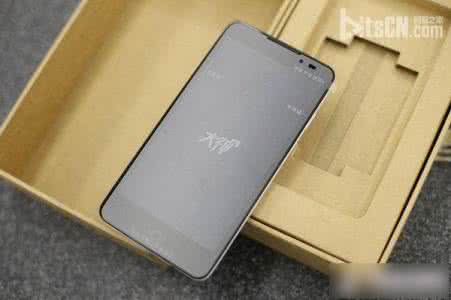 酷派大神f1极速版救砖 大神F1极速版外观怎么样 酷派大神F1极速版详细开箱图赏