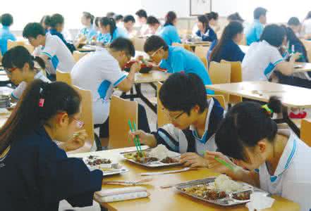 中学生营养午餐食谱 调查中学生路边摊吃午餐 营养难达标