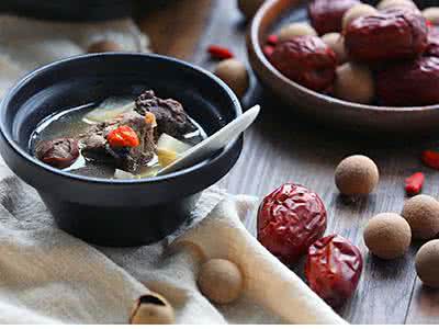 产妇补气血食谱 补气血食谱 男人补气血的药 产妇补气血的最佳食谱