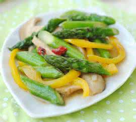 香菇芦笋的做法 鲜菇小炒芦笋好吃营养做法简单
