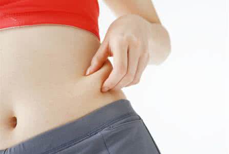 如何瘦腰两侧的赘肉 瘦腰两侧的赘肉 年初瘦腰赶走游泳圈 让赘肉无处可藏