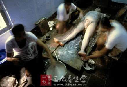 腰部按摩技法 揭秘最古老神秘的女体按摩技法