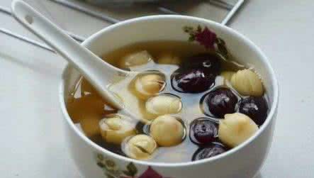 莲子怎么吃最有营养 莲子营养高却难煮怎么办?分享快速把莲子煮烂的小妙招