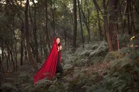 暗黑系写真 如何在太阳落山时拍摄出暗黑系写真