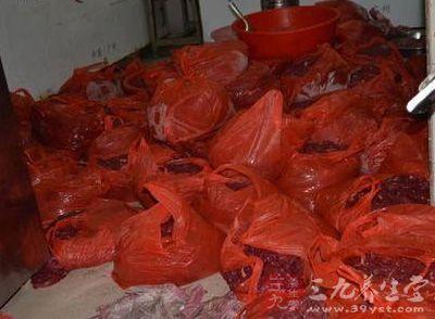 半成品牛肉 苍南查获成品和半成品假牛肉500公斤