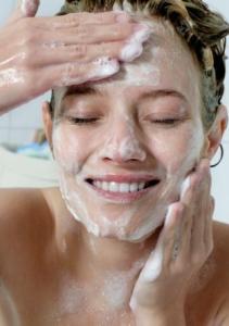 有没有好的论坛聪明人 聪明人这样洗脸没皱纹