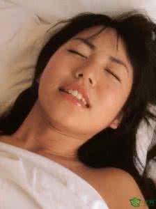 白人女为什么喜欢黑鬼 中国女人竟然喜欢黑鬼 为什么没人喜欢落地红？原因竟然是…