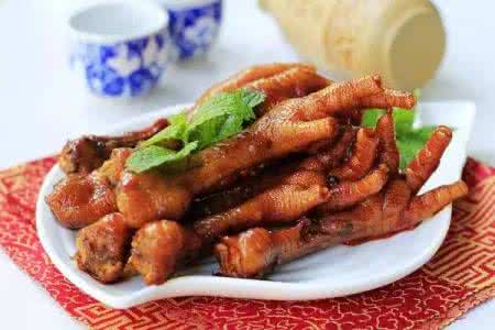 吮指鸡爪 让你吮手指头的麻辣鸡爪