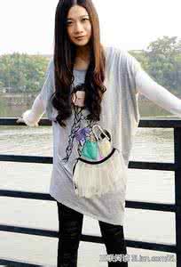 法宝网 初夏长款T恤配搭打底裤显瘦法宝