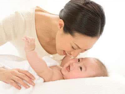 新生儿呕吐如何护理 新生儿如何护理 常见疾病的护理