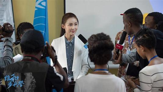 美国战地记者 一名普通的美国女子为何到中国做战地记者