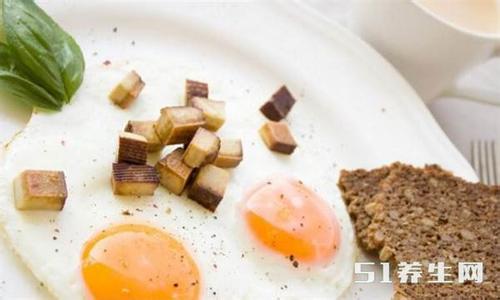 可以生吃的食物 生吃这种食物等于在吃毒药