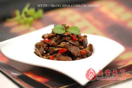 小菜一碟 从酒店偷师回来的一碟好菜：秘制鸡胗