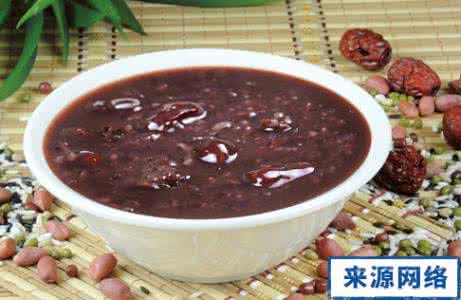 黑米红枣粥 秋季养生滋补黑米红枣粥