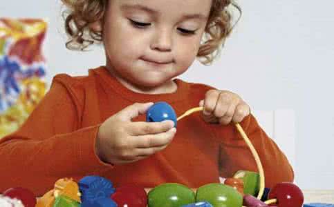 给小孩子制作手工玩具 不能给孩子玩什么玩具