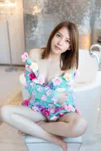 很有女人味说明什么 女人要有女人味，这样培养就可以了！