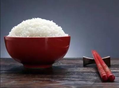 梦见一碗饭掉地碗裂纹 一碗饭见一个人的修养