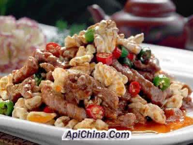芹菜山药核桃仁 【健脑益智】桃仁山药炒牛肉