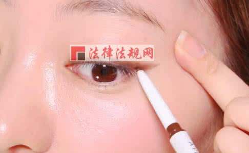 初学化妆怎样画眼线 怎样画出超自然的眼线