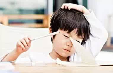 不爱孩子的妈妈 孩子不爱写作业怎么办 孩子爱打游戏不爱作业，这妈妈用一张便条就解决了