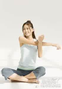 蝴蝶袖手臂图片 拯救“蝴蝶袖” 60秒手臂紧实方案