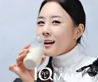 女人喝奶粉的好处 女人喝奶粉的好处 女人喝奶粉有哪些好处