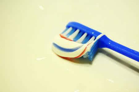 牙膏的妙用 牙膏的62種妙用