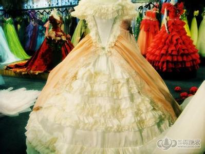 苏州虎丘婚纱一条街 虎丘婚纱一条街攻略 苏州虎丘婚纱一条街购买攻略介绍
