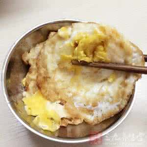 酒煮鸡蛋能治类风湿吗 煮鸡蛋加一物竟能治痛经