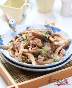 菠菜炒平菇 菠菜炒平菇(做法附图)*