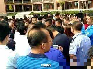 学校食堂饭卡破解2016 食堂进餐告家长书 山东一学校食堂疑给学生吃猪食 家长怒讨说法