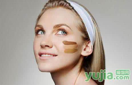 女生包包里必备物品 女人包包里一定要有这12件物品！