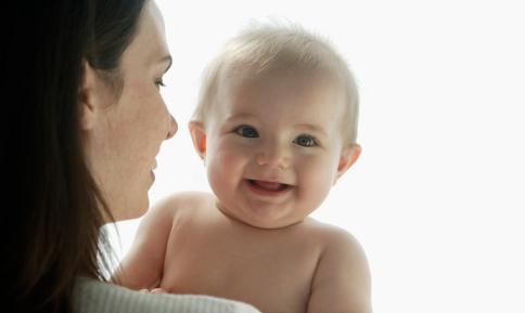 羞耻新生发育健康检查 羞耻新生发育健康检查 新生宝宝都要做这些检查，你给孩子做过吗？