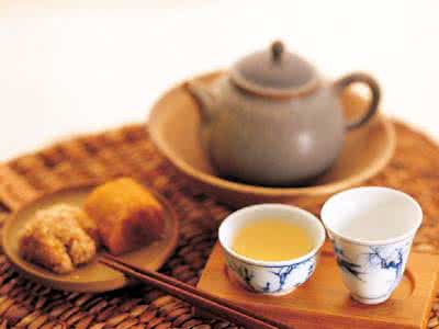 药膳食谱配方及功效 调理脾胃治失眠 茄子的功效 调理脾胃治失眠的茄子药膳