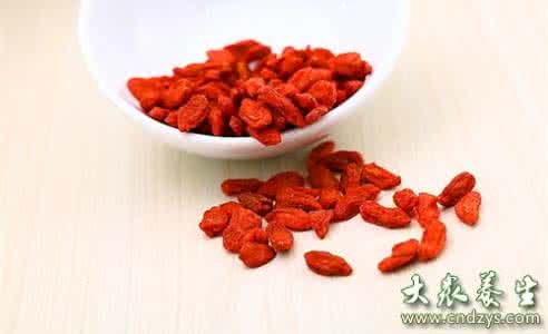 男人吃枸杞子正确方法 正确吃枸杞方法