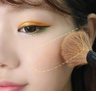 内双眼如何画眼线 “隐形”内眼线,让你双眼更活力