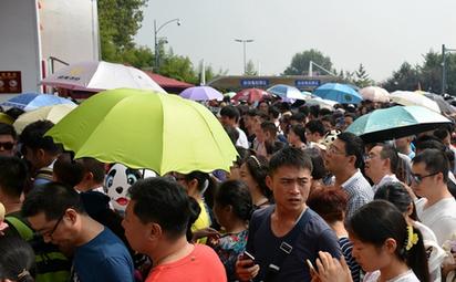 小吃店 成都排长队的小吃店 这些让欧巴沦陷的小店，就在你家门口！再也不用飞去韩国排队啦！