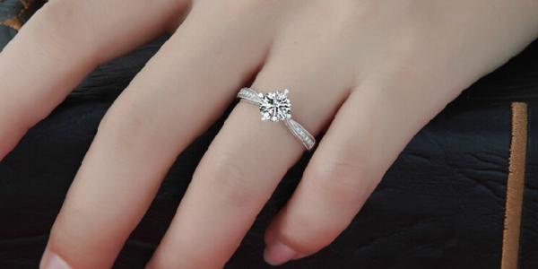 结婚钻戒 钻戒保养 【结婚钻戒】结婚钻戒六种保养办法